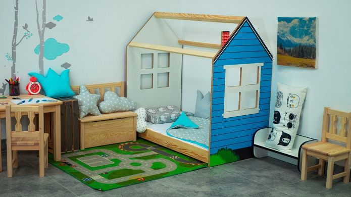domek dla dziecka pokoju z łóżkiem